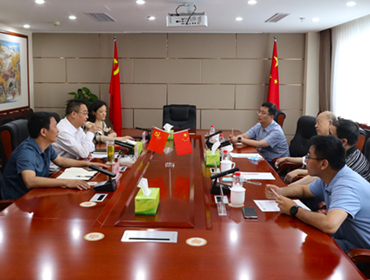 鄧華會見四川大學(xué)教授葉光斗、巨石集團(tuán)成都有限公司執(zhí)行董事、總經(jīng)理陳杰等一行