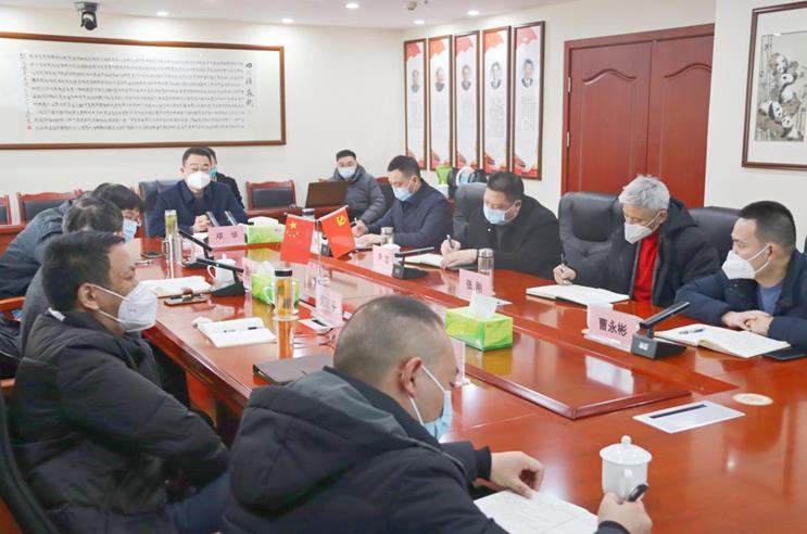 集團(tuán)公司召開萬源舊院黑雞全產(chǎn)業(yè)發(fā)展項(xiàng)目、資中供銷產(chǎn)業(yè)園及中國供銷西南冷鏈物流達(dá)州基地項(xiàng)目（凍品果品交易市場）規(guī)劃方案匯報(bào)會