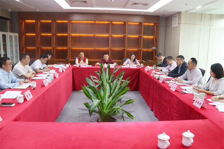 鄧華應(yīng)邀前往廣弘百創(chuàng)供應(yīng)鏈服務(wù)（海南）有限公司、南海商品交易中心洽談合作事宜