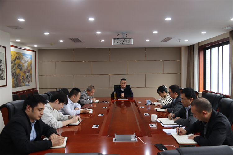 鄧華主持召開集團冷鏈、外貿進出口業(yè)務專題會